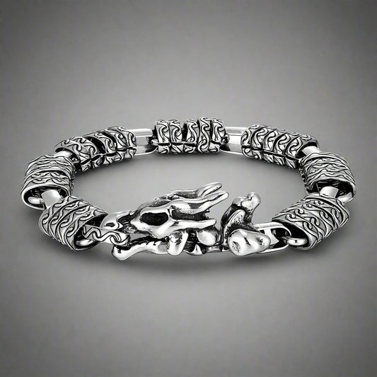  A silver dragon skull bracelet